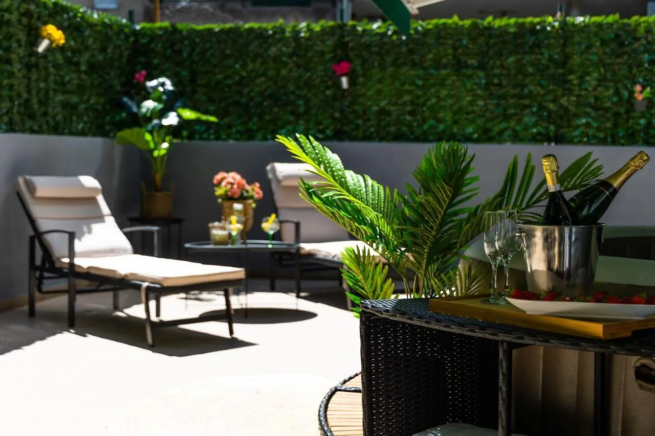 Oasis Luxury Apartment With Terrarce And Jacuzzi Split 0*,