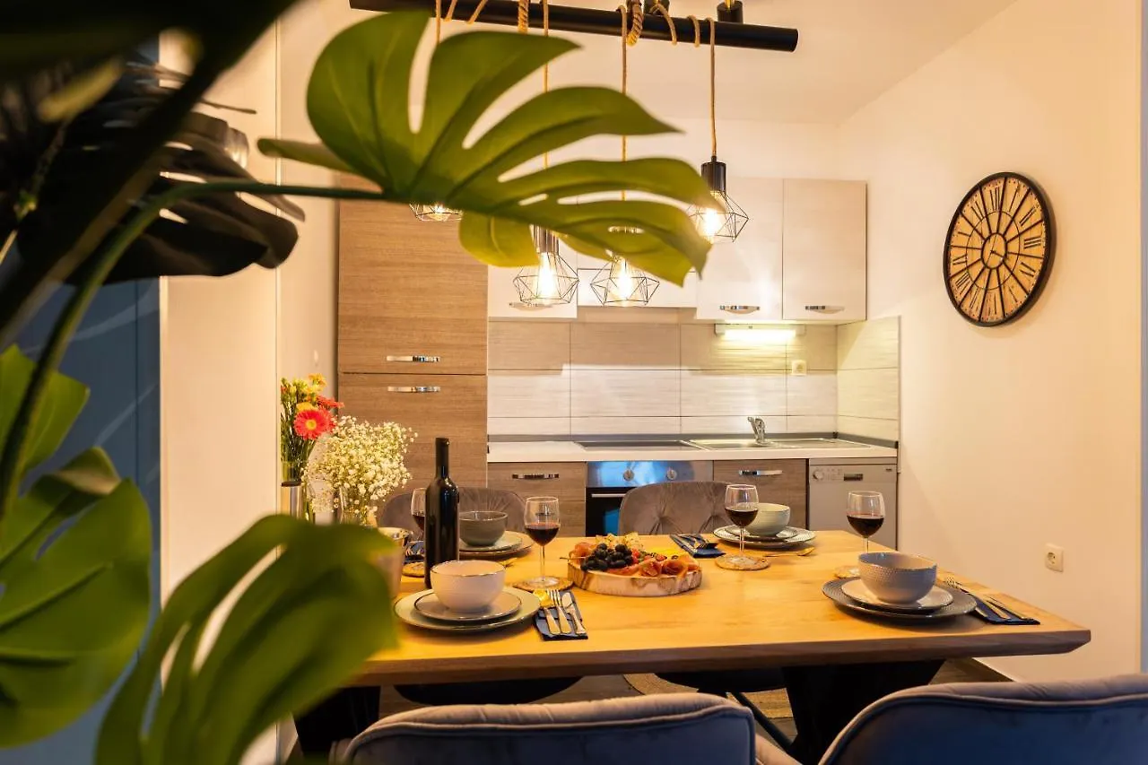 Oasis Luxury Apartment With Terrarce And Jacuzzi Split 0*,  Hırvatistan