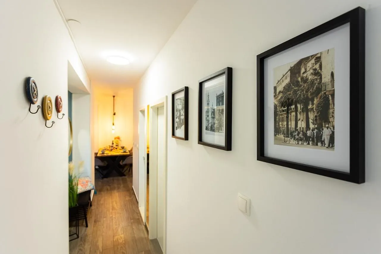 Oasis Luxury Apartment With Terrarce And Jacuzzi Split
