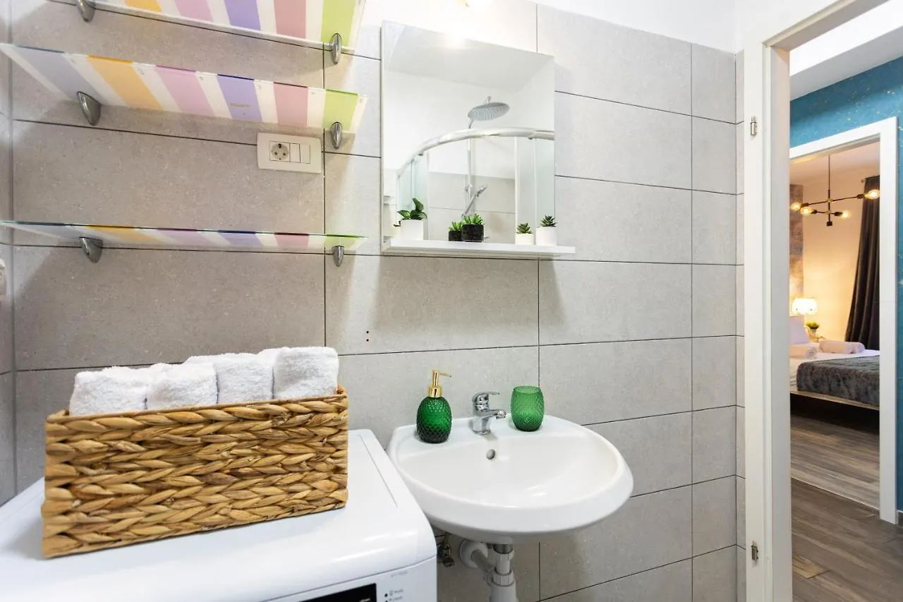Oasis Luxury Apartment With Terrarce And Jacuzzi Split Croatia