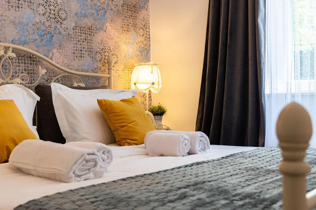 Oasis Luxury Apartment With Terrarce And Jacuzzi Split 0*,