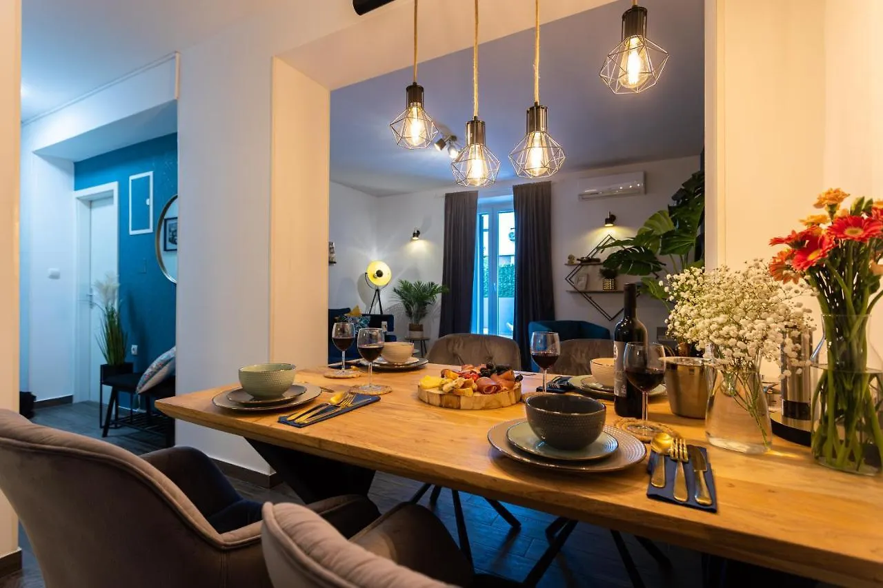Oasis Luxury Apartment With Terrarce And Jacuzzi Split