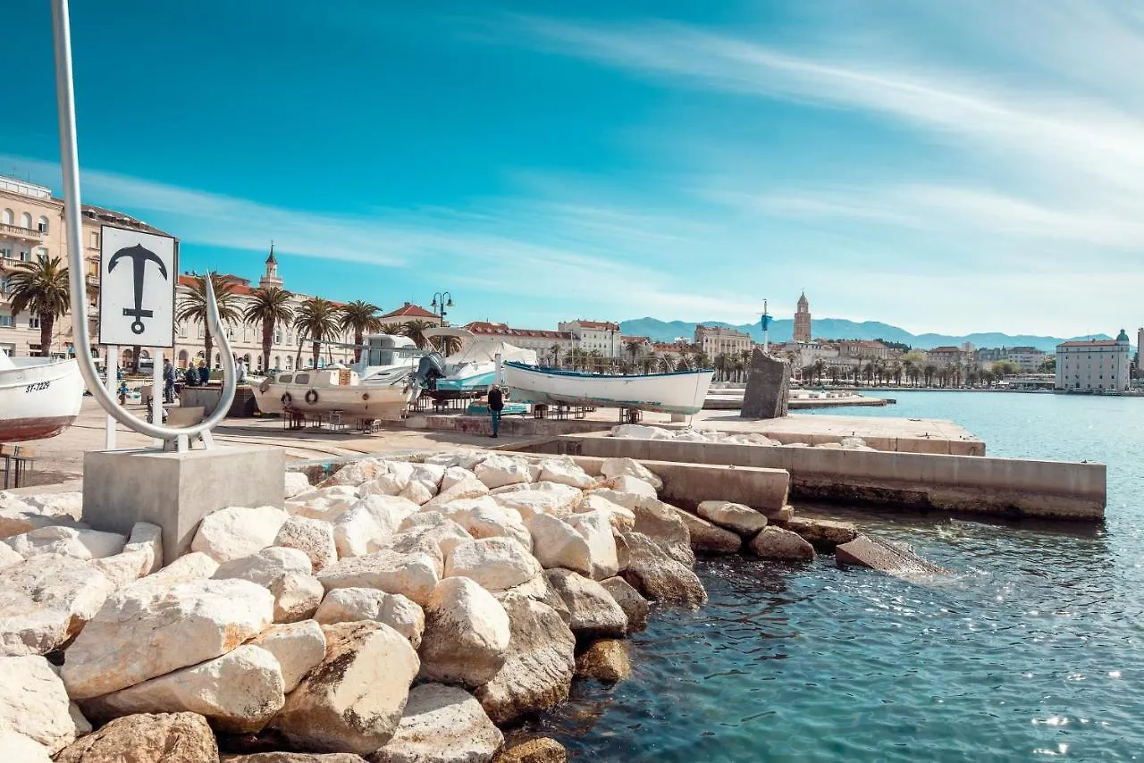 Oasis Luxury Apartment With Terrarce And Jacuzzi Split Croatia